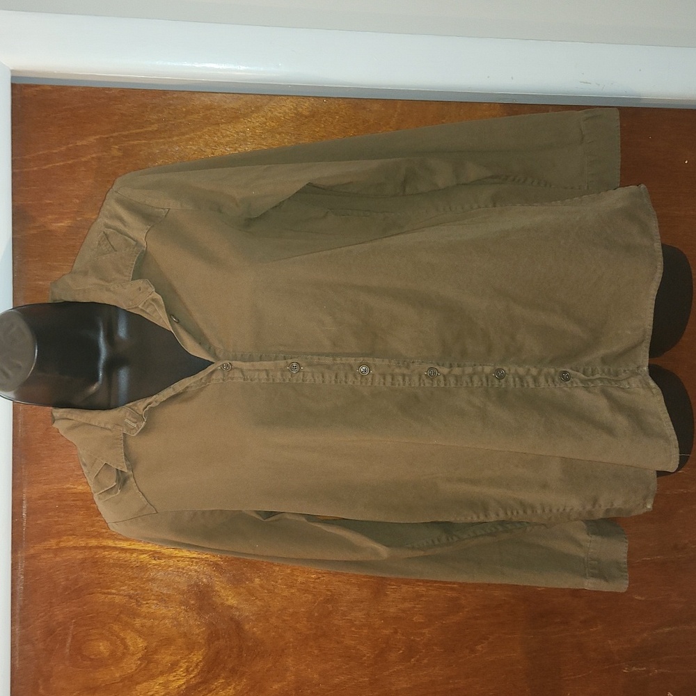 Sibel Saral Green button-down shirt.